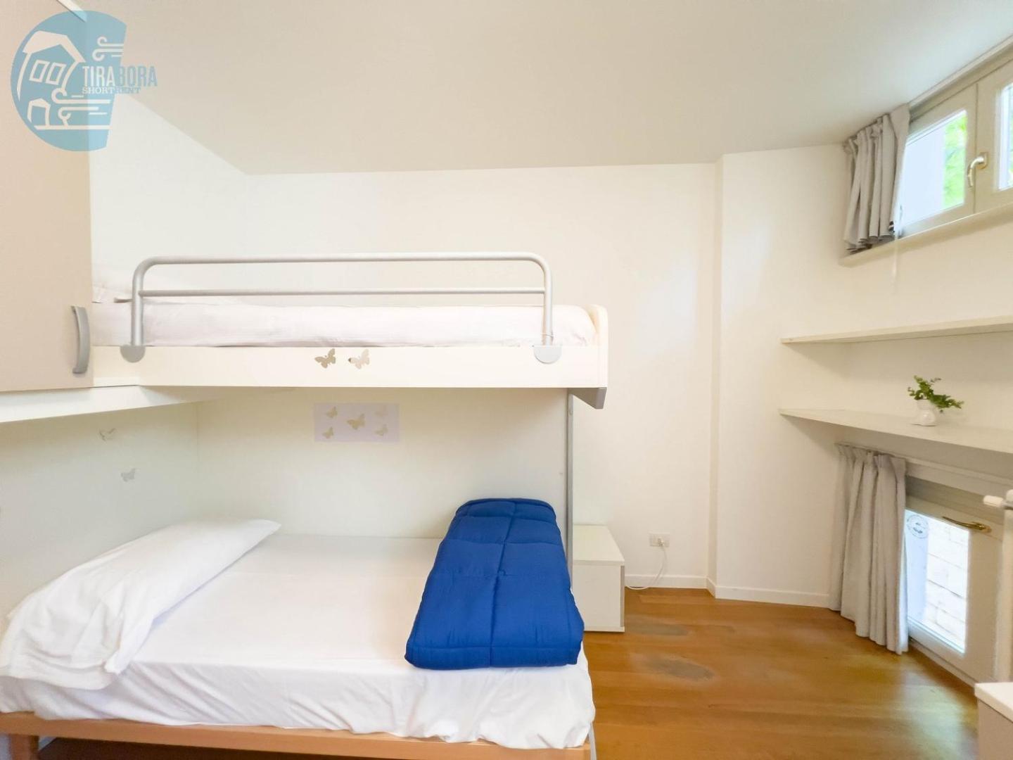 Cattedrale 5 Tirabora Short Rent Apartment Триест Екстериор снимка