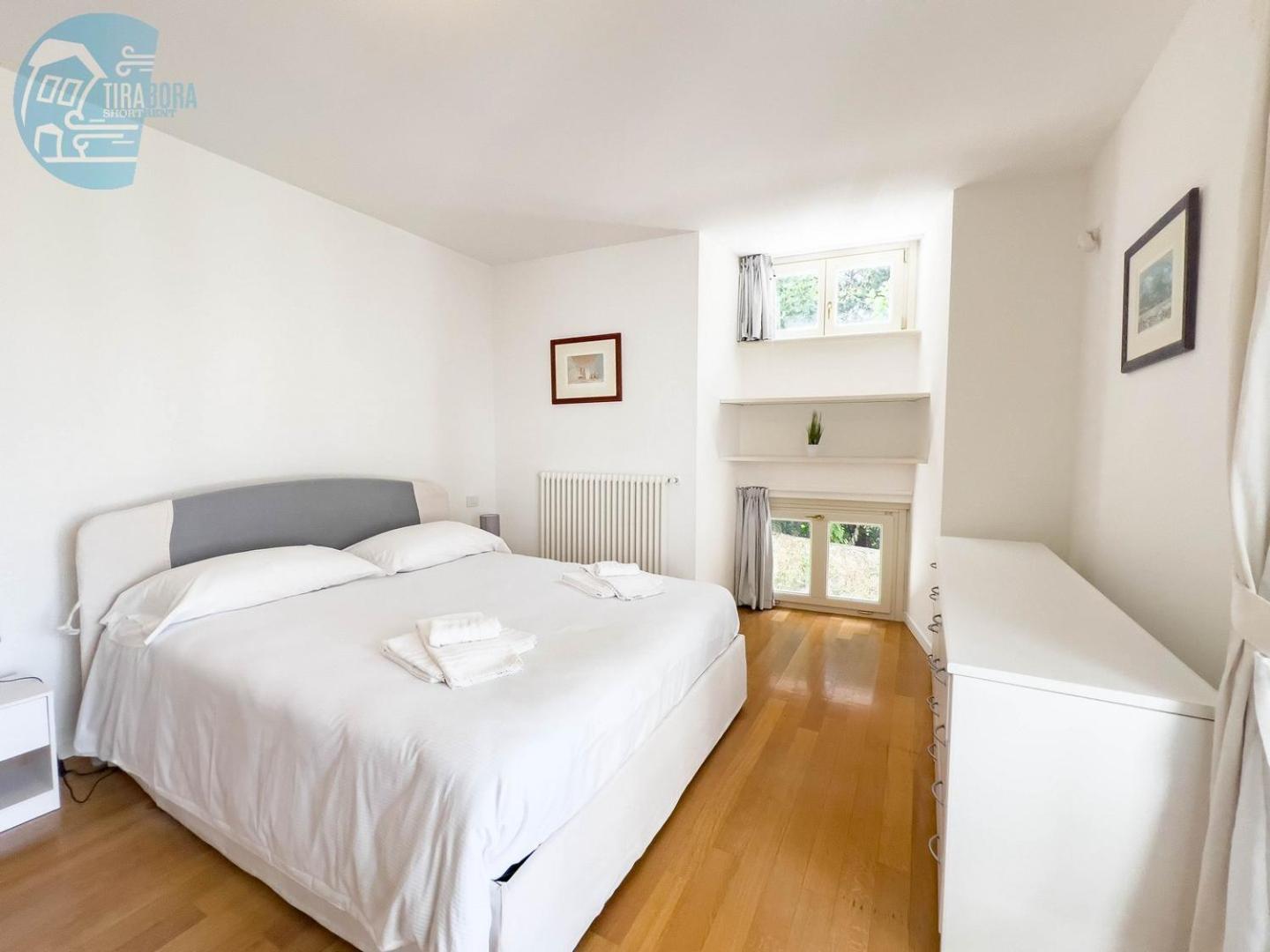 Cattedrale 5 Tirabora Short Rent Apartment Триест Екстериор снимка