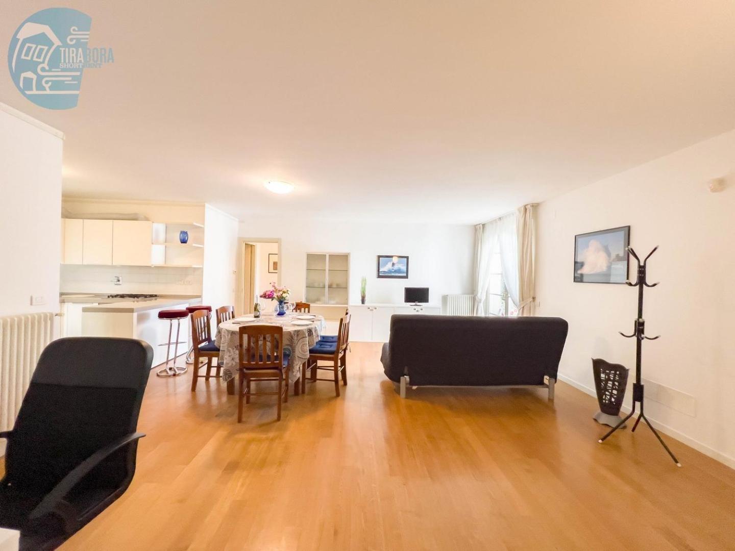 Cattedrale 5 Tirabora Short Rent Apartment Триест Екстериор снимка