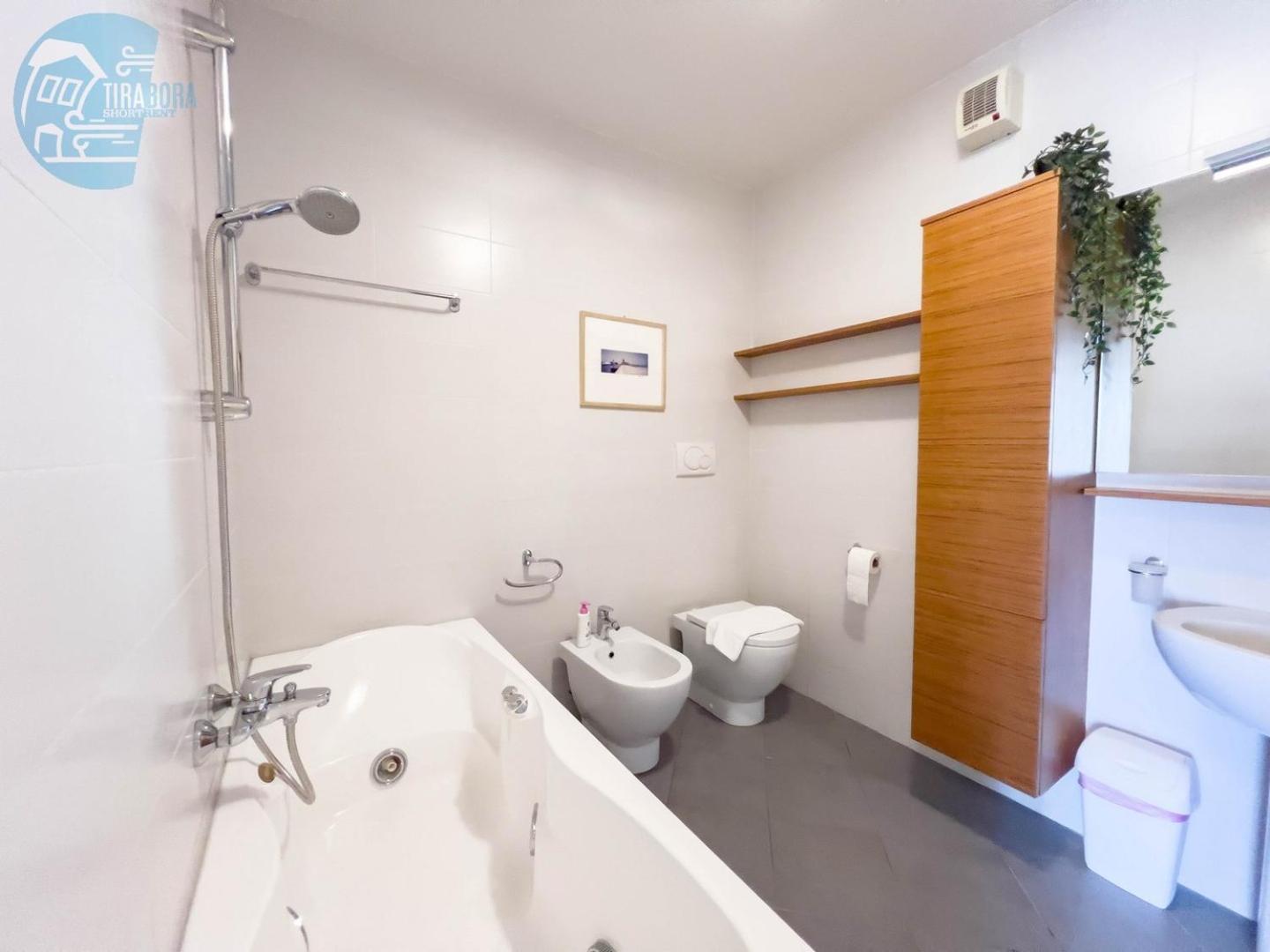 Cattedrale 5 Tirabora Short Rent Apartment Триест Екстериор снимка