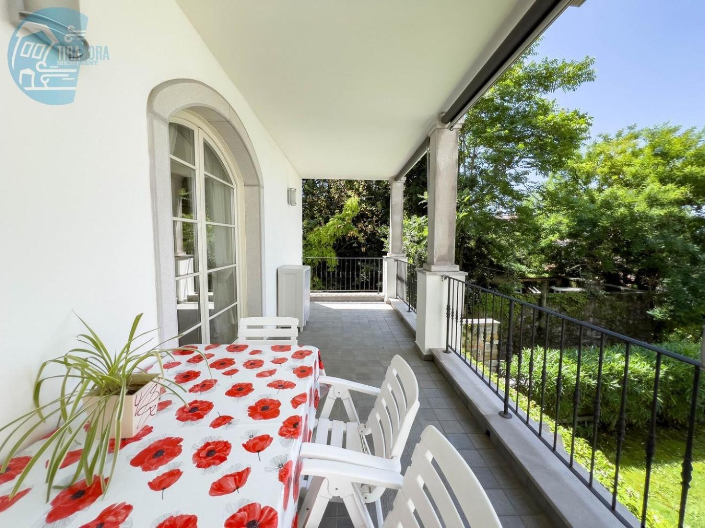 Cattedrale 5 Tirabora Short Rent Apartment Триест Екстериор снимка