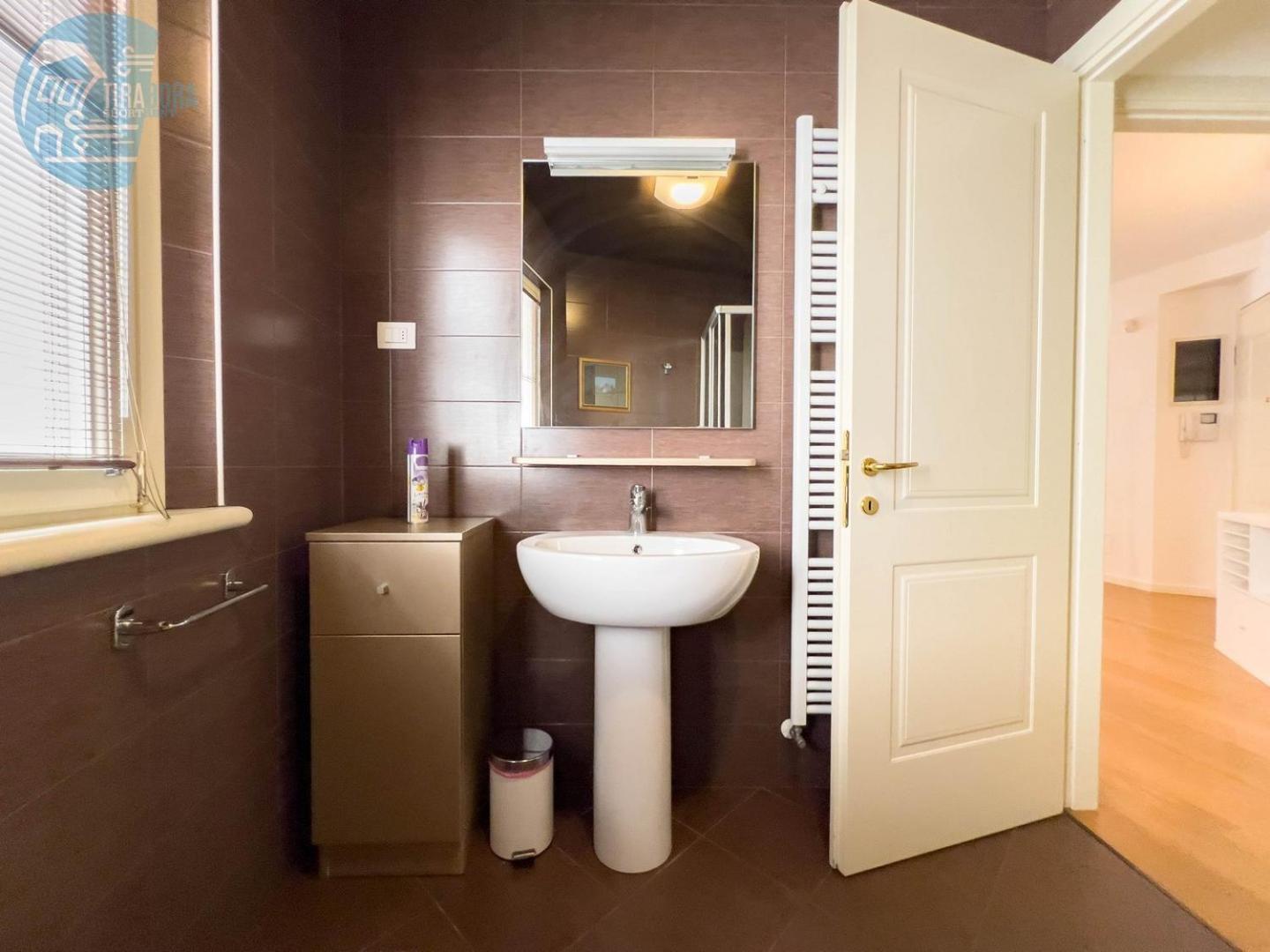 Cattedrale 5 Tirabora Short Rent Apartment Триест Екстериор снимка