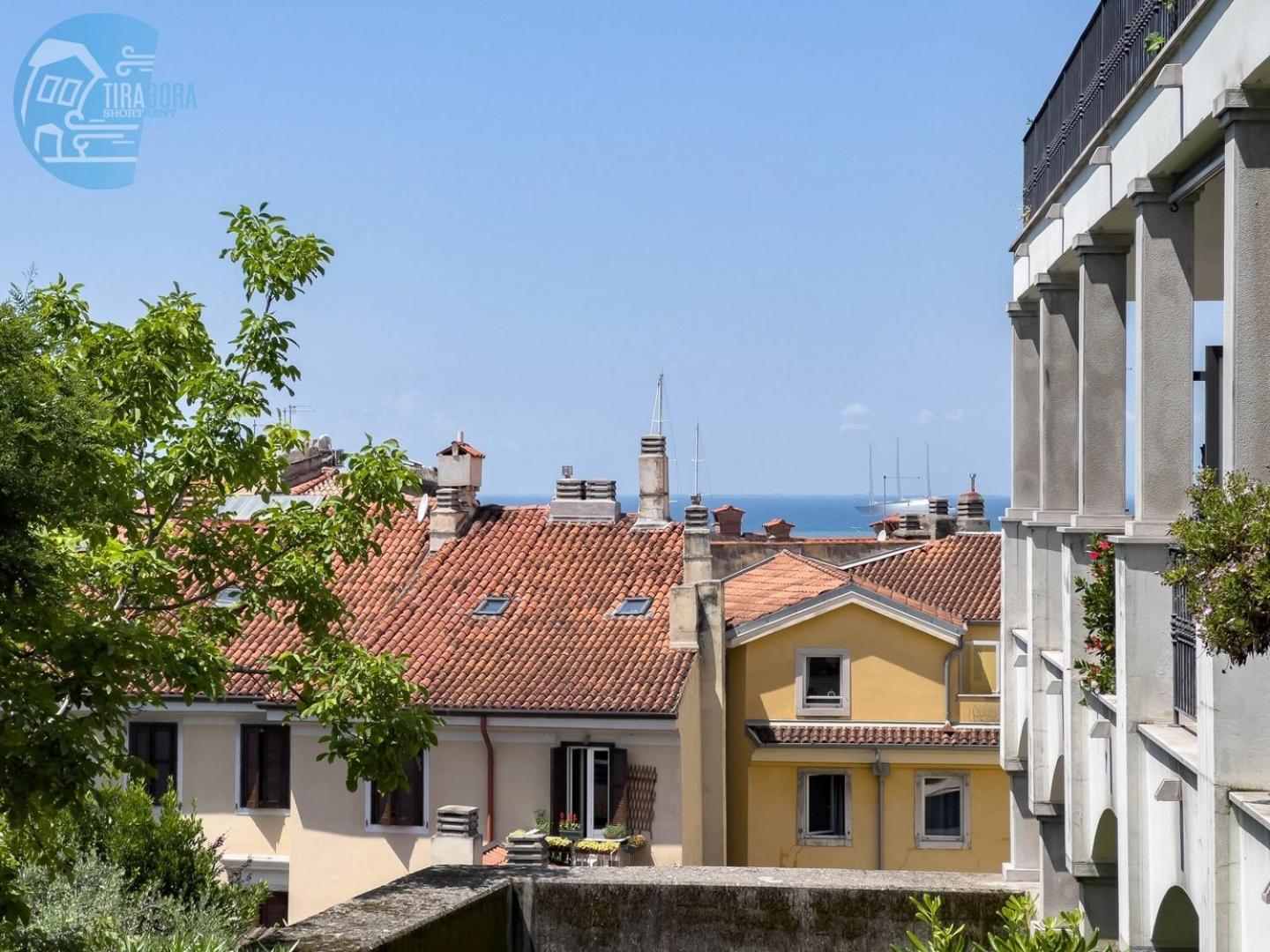 Cattedrale 5 Tirabora Short Rent Apartment Триест Екстериор снимка