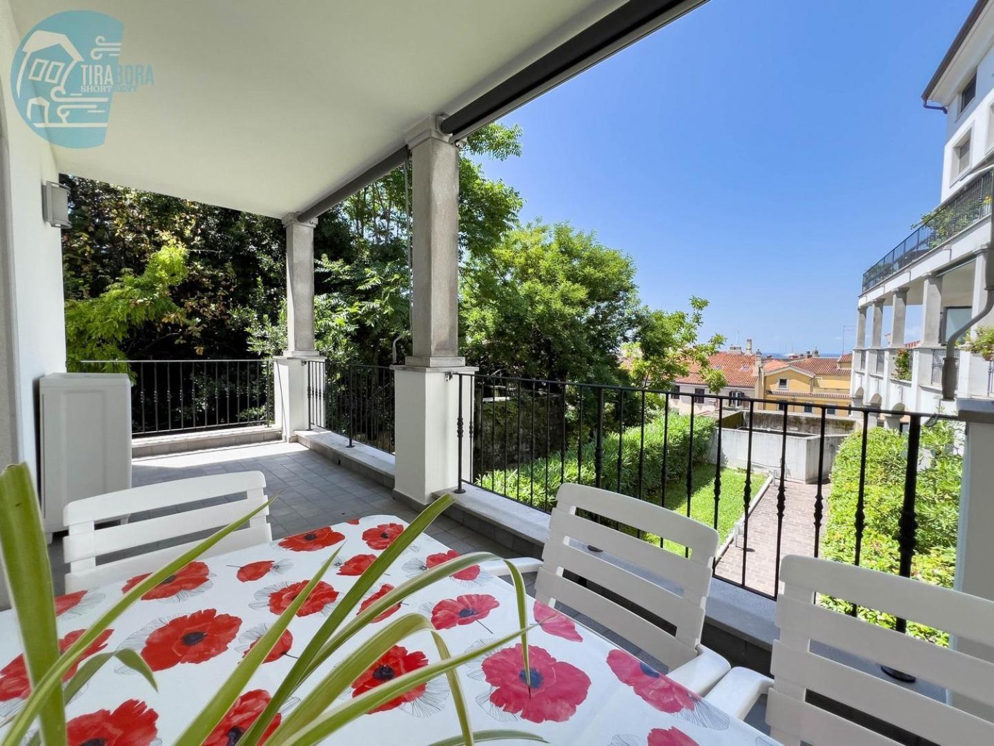 Cattedrale 5 Tirabora Short Rent Apartment Триест Екстериор снимка