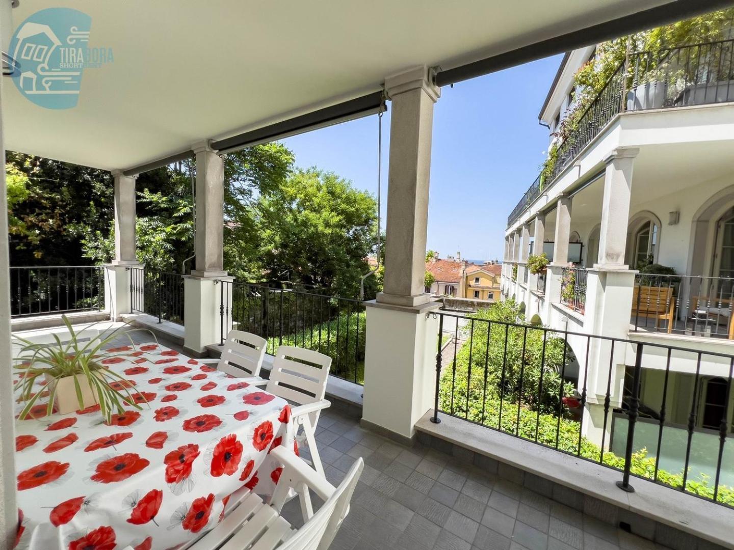 Cattedrale 5 Tirabora Short Rent Apartment Триест Екстериор снимка