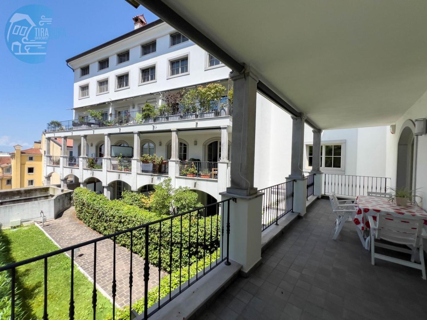 Cattedrale 5 Tirabora Short Rent Apartment Триест Екстериор снимка