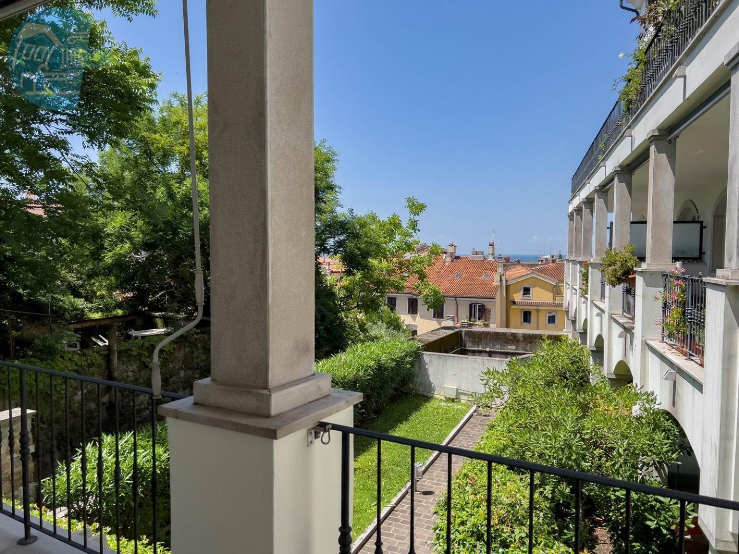 Cattedrale 5 Tirabora Short Rent Apartment Триест Екстериор снимка